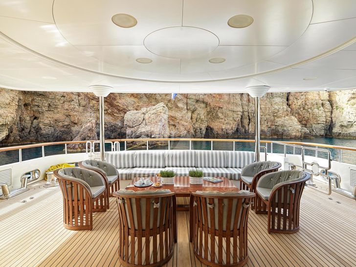 ALEXANDRA Benetti Golden Bay 50m - sundeck dining table ALEXANDRA Benetti Golden Bay 50m - sundeck dining table