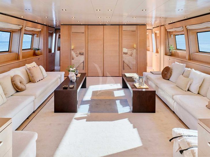 AMICI PER SEMPRE Baglietto 34m - saloon AMICI PER SEMPRE Baglietto 34m - saloon