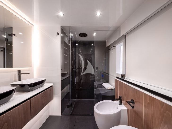 AMILEO Sunreef 70 - master cabin bathroom AMILEO Sunreef 70 - master cabin bathroom
