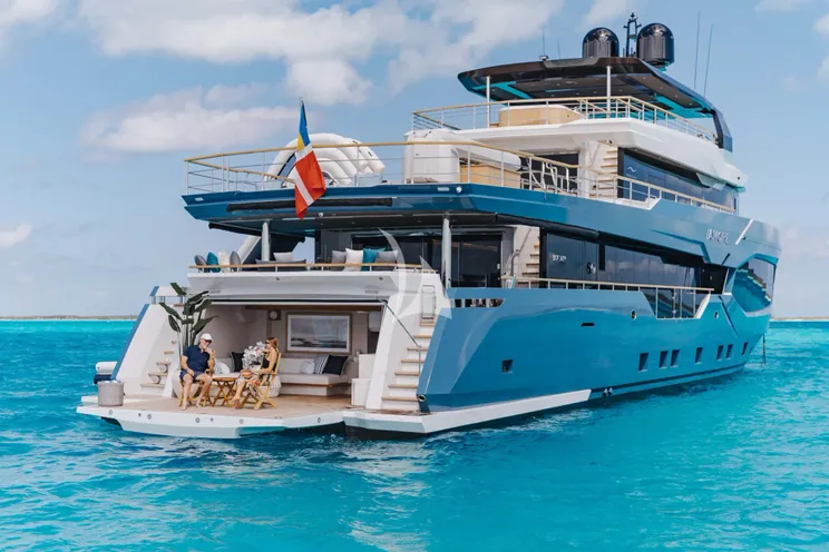 Charter Yacht AMORE - Numarine 37 XP - 6 Cabins - Nassau - Exumas - Bahamas