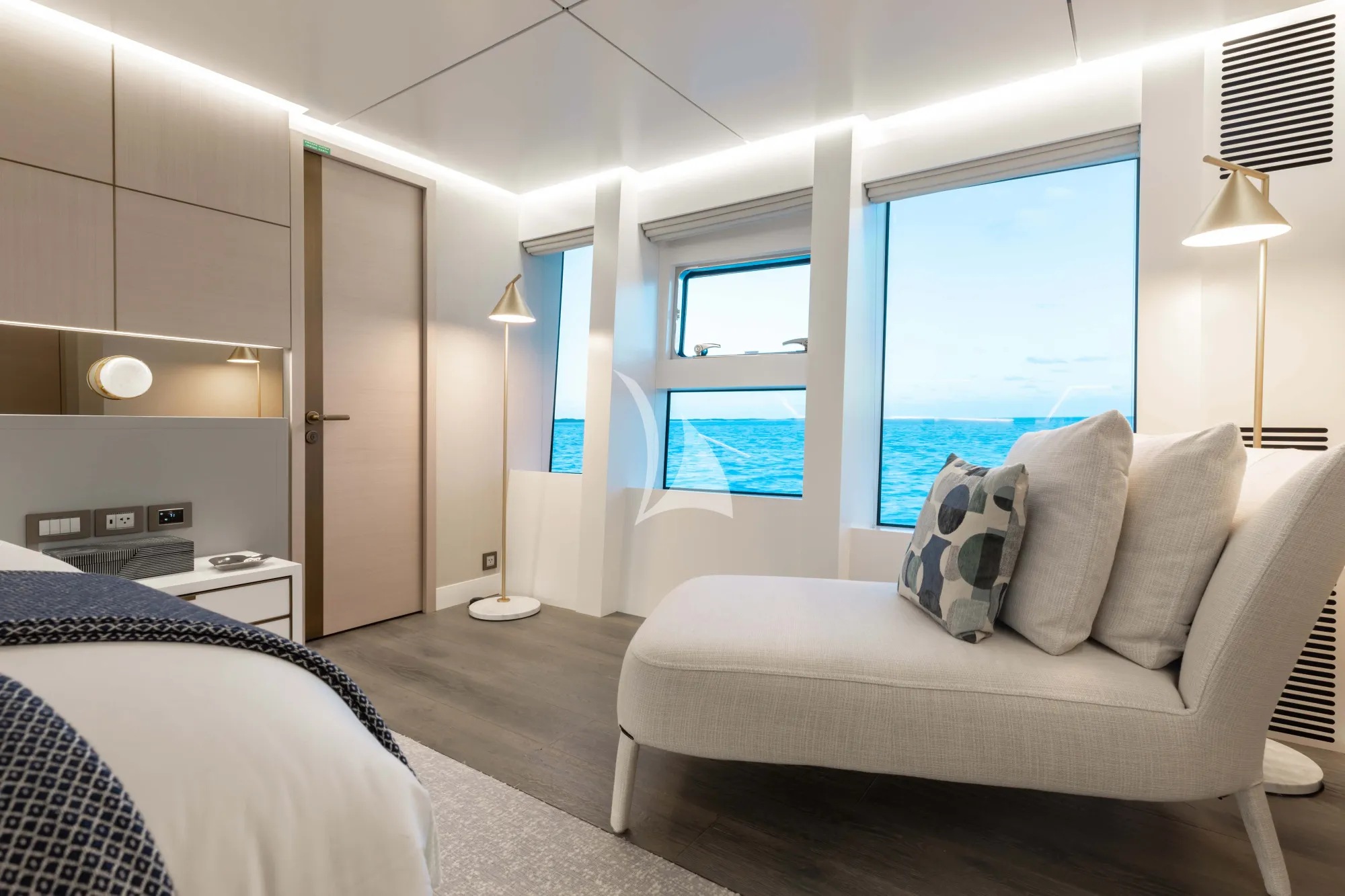 Charter Yacht AMORE - Numarine 37 XP - 6 Cabins - Nassau - Exumas - Bahamas