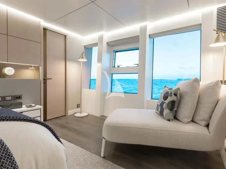 AMORE Numarine 37 XP - master cabin lounge AMORE Numarine 37 XP - master cabin lounge