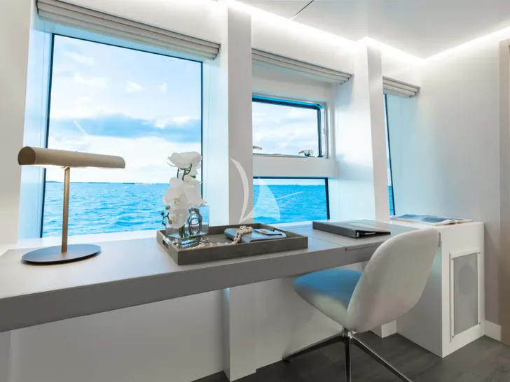 AMORE Numarine 37 XP - master cabin work space AMORE Numarine 37 XP - master cabin work space