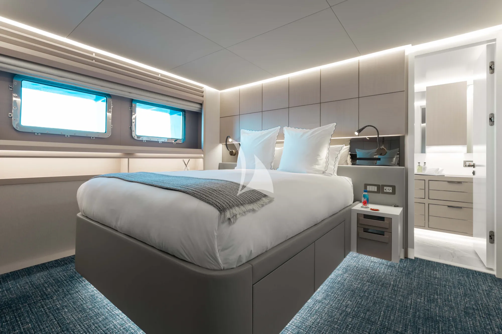 Charter Yacht AMORE - Numarine 37 XP - 6 Cabins - Nassau - Exumas - Bahamas