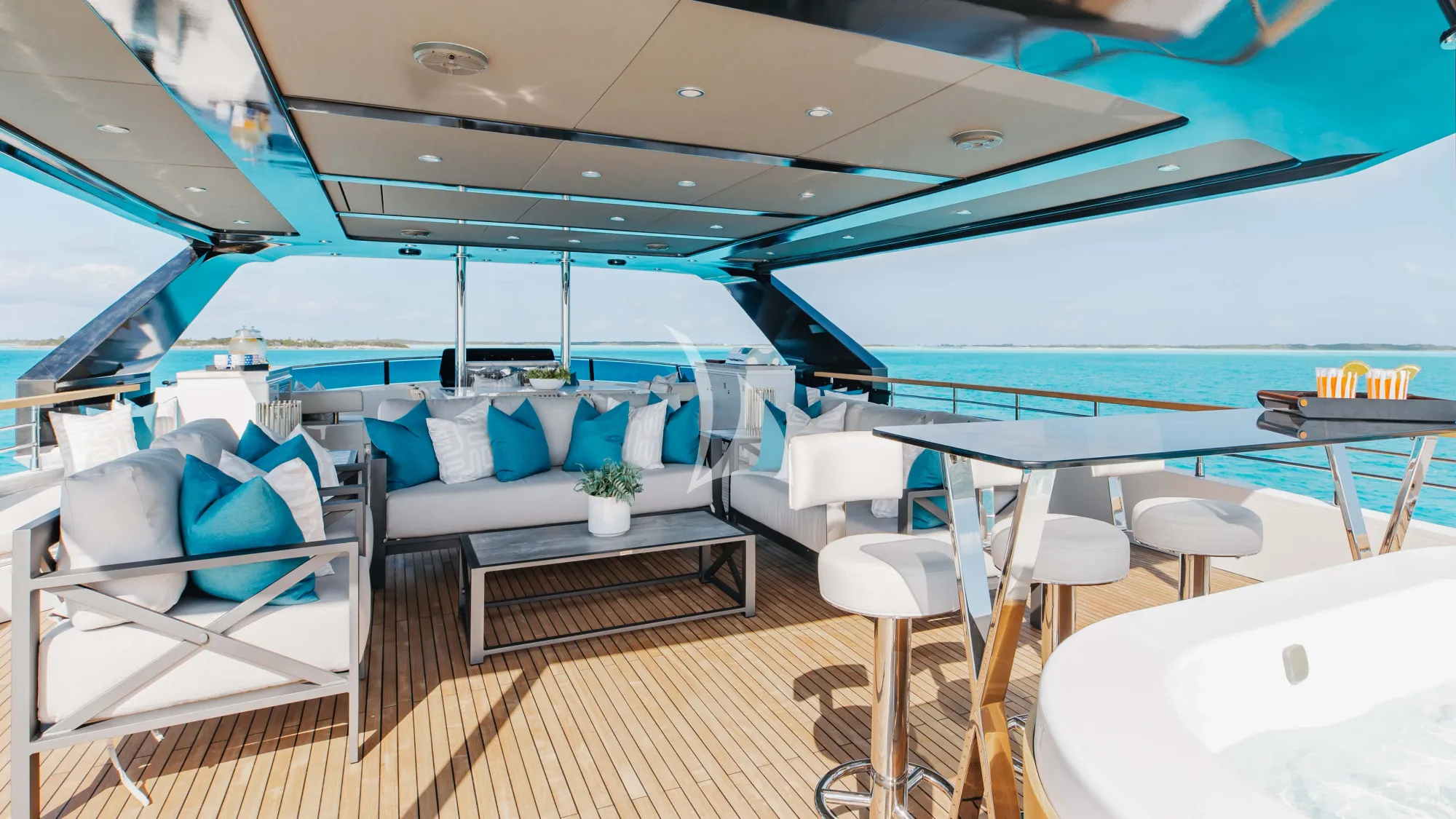 Charter Yacht AMORE - Numarine 37 XP - 6 Cabins - Nassau - Exumas - Bahamas