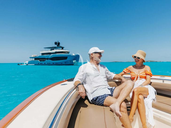 AMORE Numarine 37 XP - guests on the tender AMORE Numarine 37 XP - guests on the tender