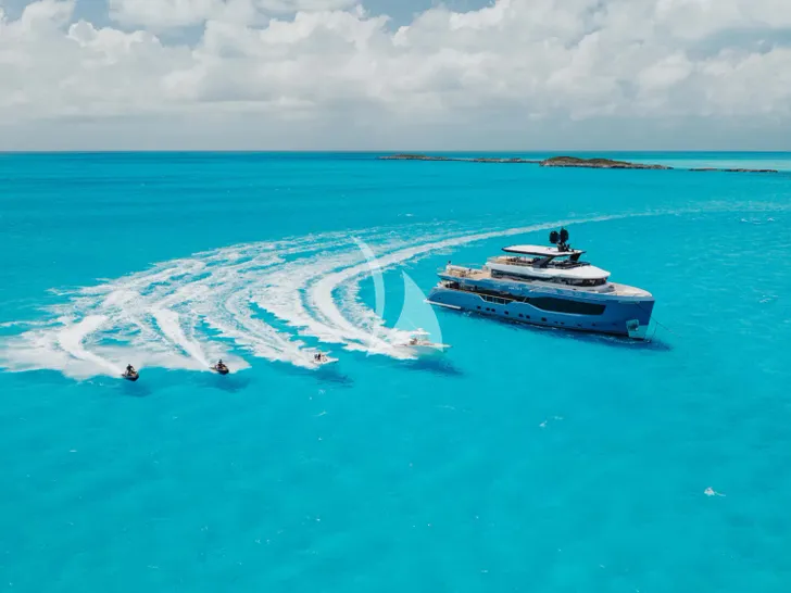 AMORE Numarine 37 XP - water sports AMORE Numarine 37 XP - water sports
