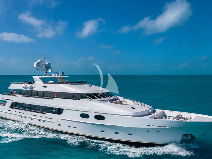 AMORE Christensen 157 - side profile cruising AMORE Christensen 157 - side profile cruising
