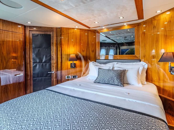 ARAGO Sunseeker 34m - VIP cabin 2 ARAGO Sunseeker 34m - VIP cabin 2