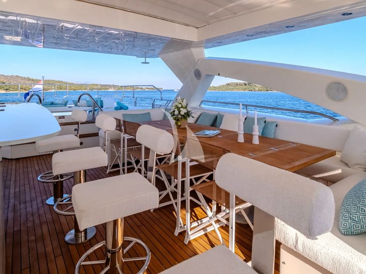 ARAGO Sunseeker 34m - sundeck bar area ARAGO Sunseeker 34m - sundeck bar area