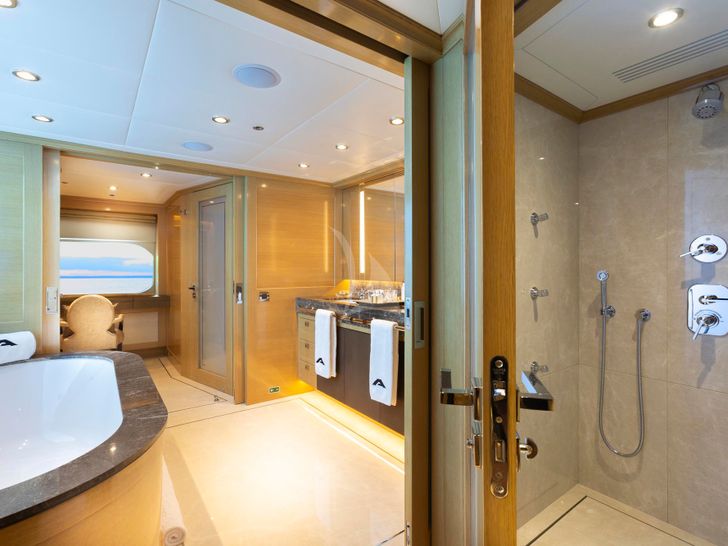 AUDACES - Sunrise Yacht 147,master cabin bathroom AUDACES - Sunrise Yacht 147,master cabin bathroom