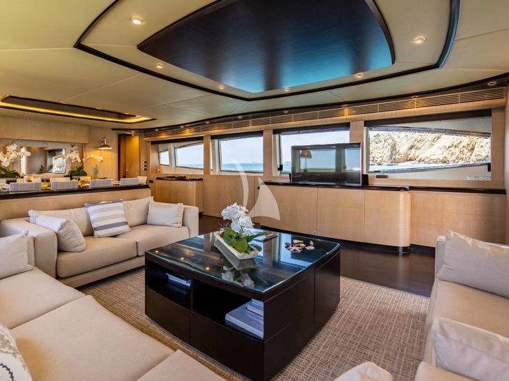 DOLCE VITA IV Astondoa 102 GLX - saloon seating area DOLCE VITA IV Astondoa 102 GLX - saloon seating area