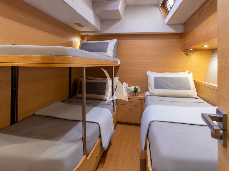 BLACK LION Perini Navi 30m - twin cabin 3 with Pullman BLACK LION Perini Navi 30m - twin cabin 3 with Pullman