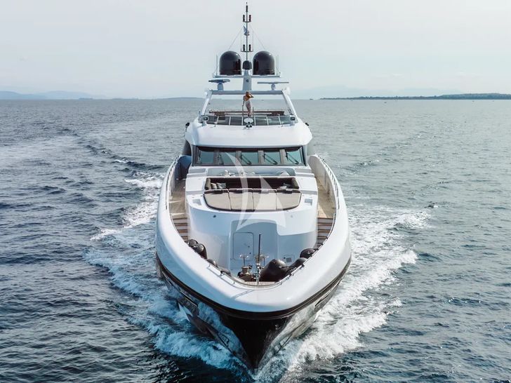 BLISS cruising bow view BLISS cruising bow view