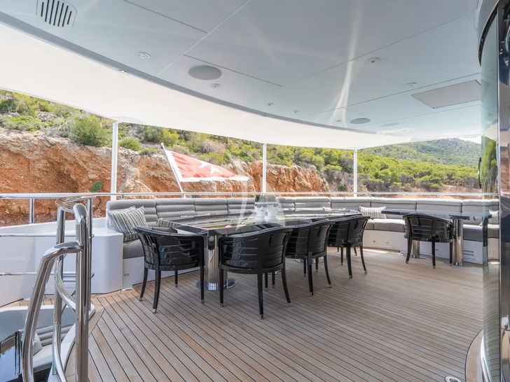 BLISS Heesen 44m - sky deck aft BLISS Heesen 44m - sky deck aft