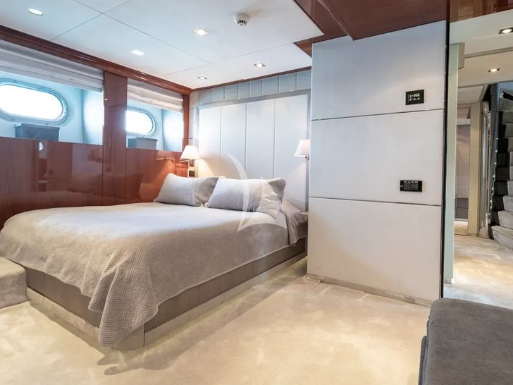 BLISS Heesen 44m - VIP cabin 2 BLISS Heesen 44m - VIP cabin 2