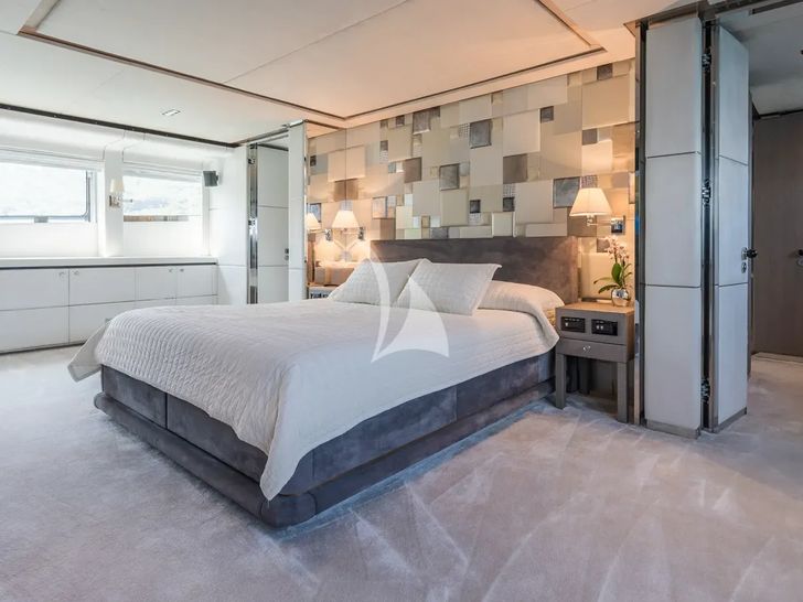 BLISS Heesen 44m - master cabin BLISS Heesen 44m - master cabin
