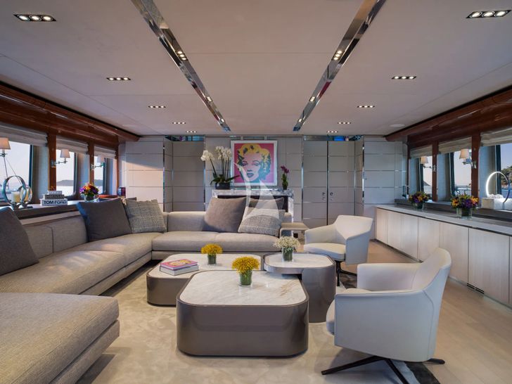 BLISS Heesen 44m - main saloon BLISS Heesen 44m - main saloon