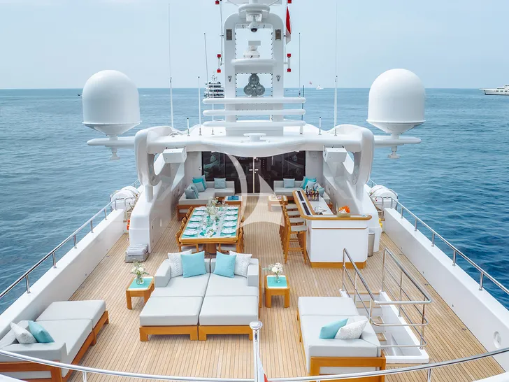 BON VIVANT Aerial Sundeck BON VIVANT Aerial Sundeck