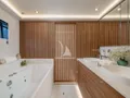 CAPRI Fountaine Pajot Thira 80 - master cabin bathroom CAPRI Fountaine Pajot Thira 80 - master cabin bathroom