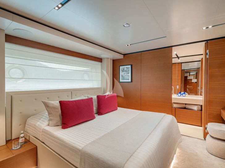 DIANA II Ferretti Double 3 DIANA II Ferretti Double 3