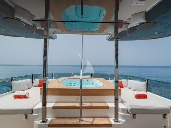 DIANA II Ferretti Jacuzzi Forwad DIANA II Ferretti Jacuzzi Forwad