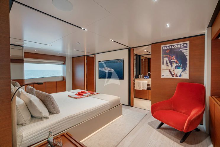 Charter Yacht DIANA II - Ferretti Custom Line Navetta 33 - 5 Cabins - Naples - Capri - Positano - Amalfi Coast - Italy