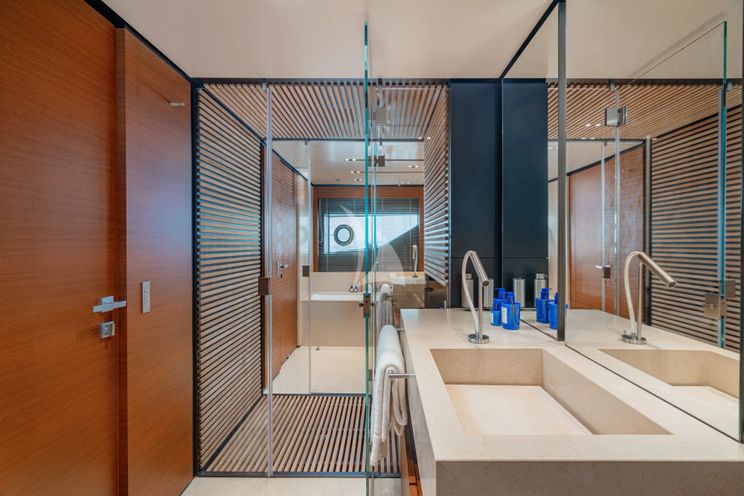 Charter Yacht DIANA II - Ferretti Custom Line Navetta 33 - 5 Cabins - Naples - Capri - Positano - Amalfi Coast - Italy