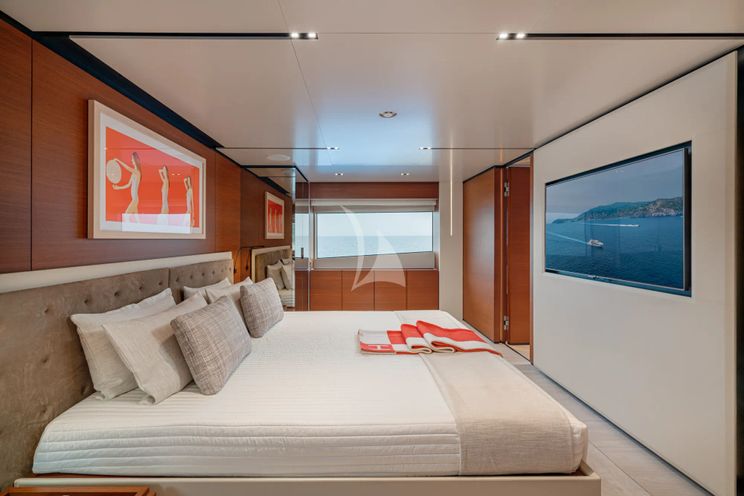 Charter Yacht DIANA II - Ferretti Custom Line Navetta 33 - 5 Cabins - Naples - Capri - Positano - Amalfi Coast - Italy