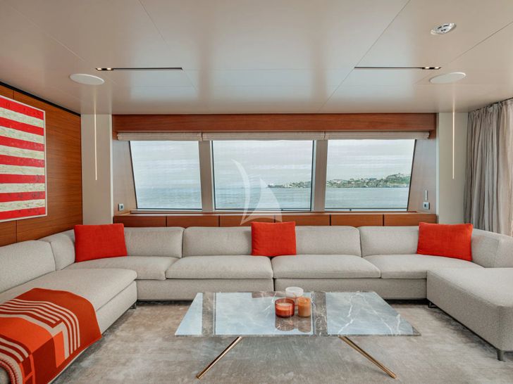 DIANA II Ferretti Skylounge 1 DIANA II Ferretti Skylounge 1
