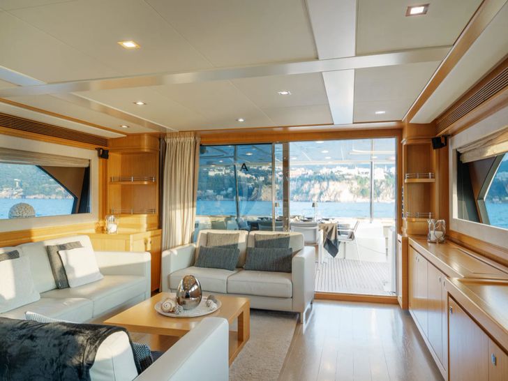 EOLIA Ferretti Saloon Aft EOLIA Ferretti Saloon Aft