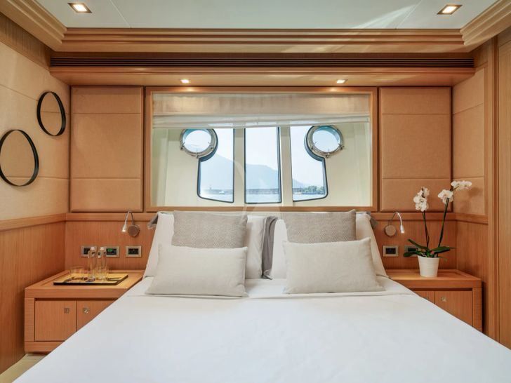 EOLIA Ferretti VIP 1 EOLIA Ferretti VIP 1