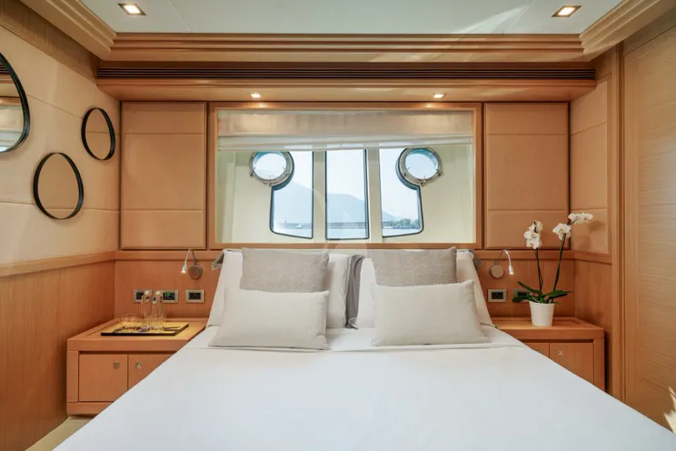 Charter Yacht EOLIA - Ferretti 86 - 5 Cabins - Naples - Capri - Positano - Amalfi Coast - Italy