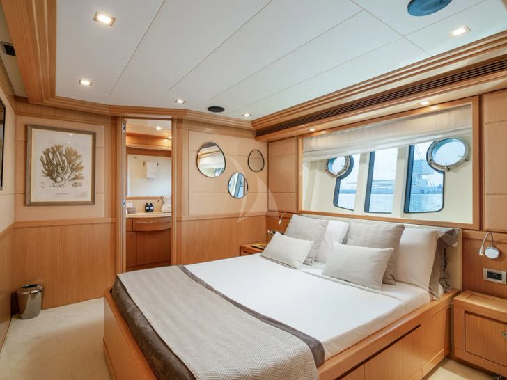 EOLIA Ferretti VIP EOLIA Ferretti VIP