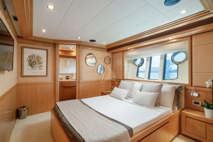 Charter Yacht EOLIA - Ferretti 86 - 5 Cabins - Naples - Capri - Positano - Amalfi Coast - Italy