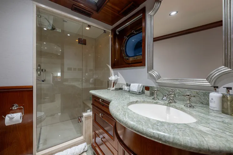 Charter Yacht FAR FROM IT - Richmond 142 - 5 Cabins - Nassau - Exumas - Eleuthera - Paradise Island - Bahamas