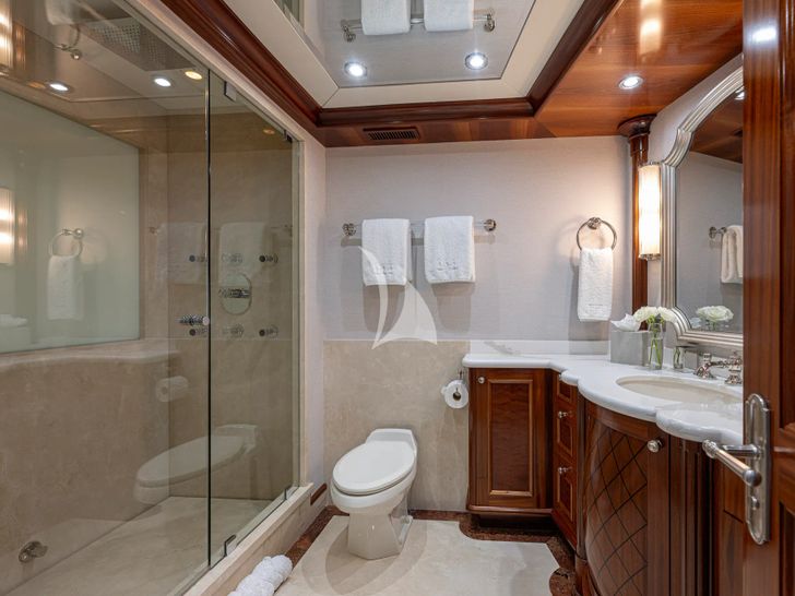 FAR FROM IT Richmond 142 - master cabin bathroom FAR FROM IT Richmond 142 - master cabin bathroom