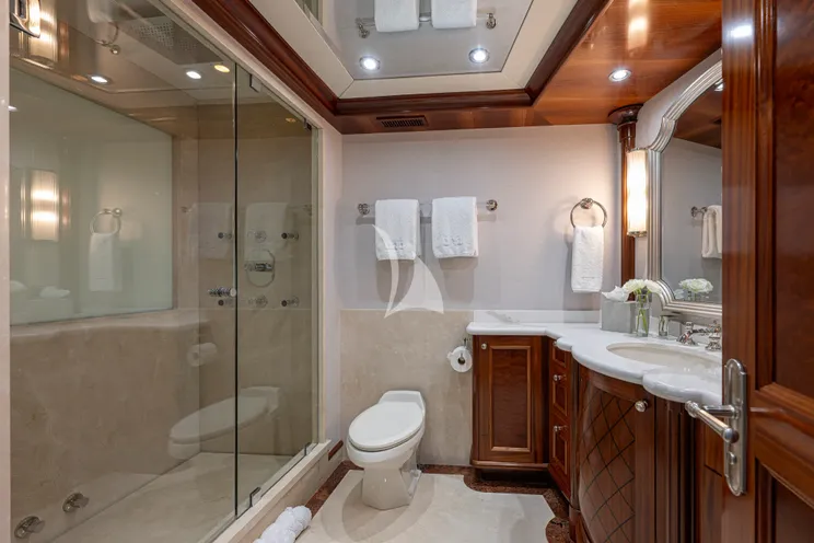 Charter Yacht FAR FROM IT - Richmond 142 - 5 Cabins - Nassau - Exumas - Eleuthera - Paradise Island - Bahamas