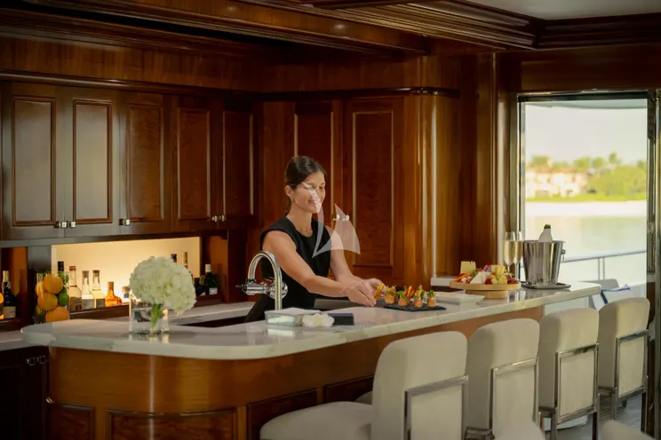 Charter Yacht FAR FROM IT - Richmond 142 - 5 Cabins - Nassau - Exumas - Eleuthera - Paradise Island - Bahamas