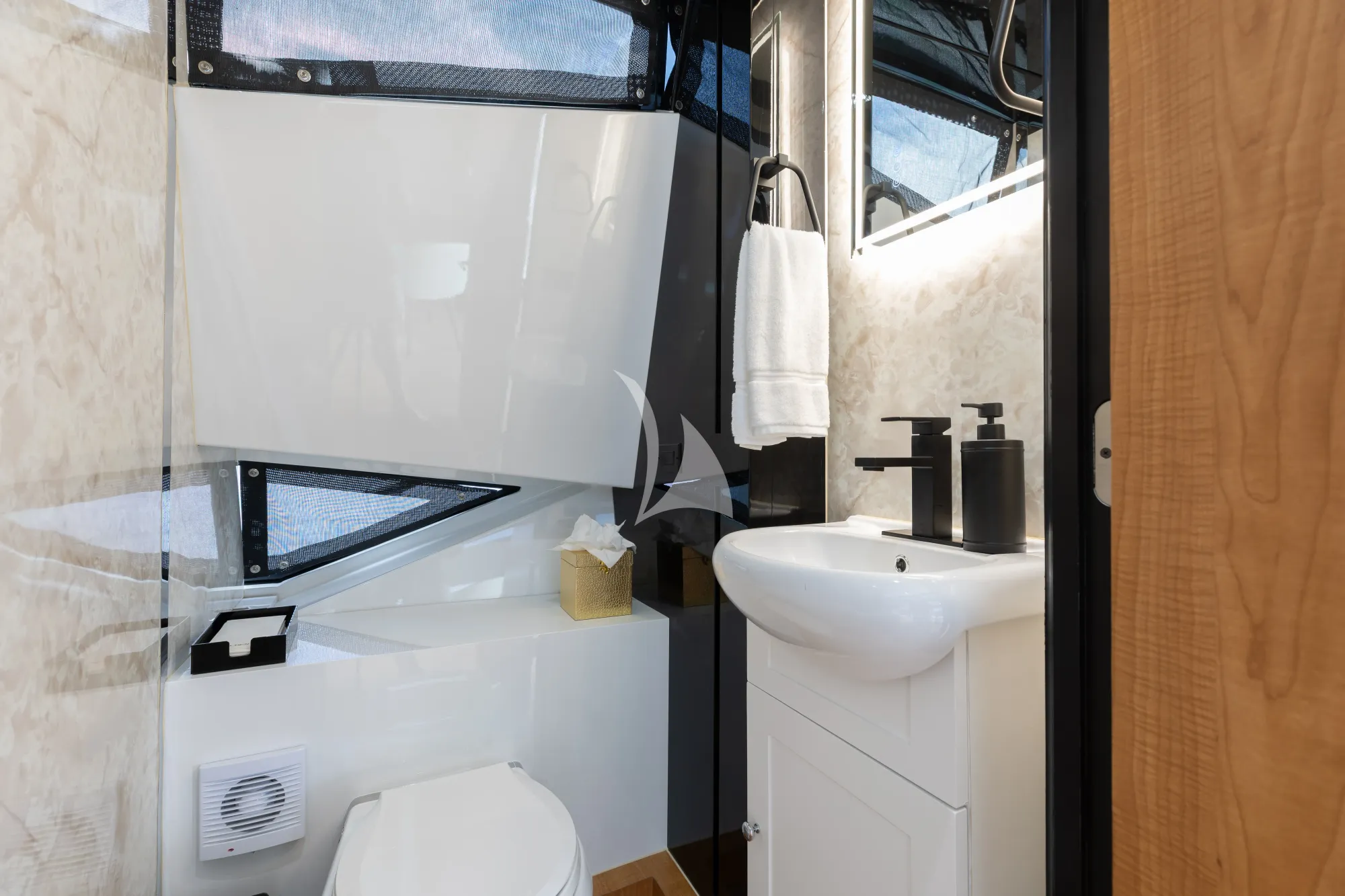 Charter Yacht VELOCITY - Mangusta GranSport 54 - 5 Cabins - Ibiza - Palma - Mallorca - Balearics - Spain