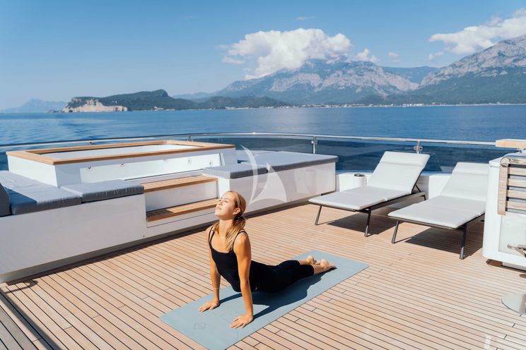 Charter Yacht HEEUS - Bering 145 - 6 Cabins - Monaco - Capri - St Barths