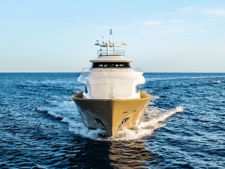IMAGINE Ferretti Custom Line Navetta 30 - cruising front view IMAGINE Ferretti Custom Line Navetta 30 - cruising front view