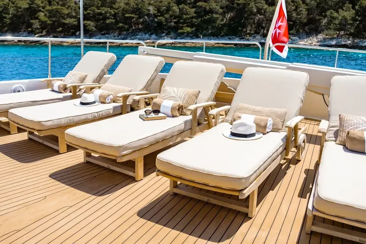 Charter Yacht IMAGINE - Ferretti Custom Line Navetta 30 - 5 Cabins - Zadar - Split - Dubrovnik - Hvar - Croatia