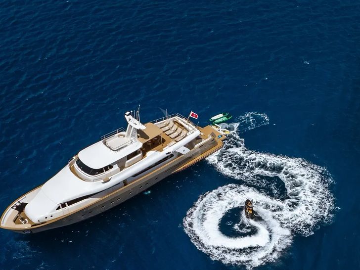 IMAGINE Ferretti Custom Line Navetta 30 - water activities IMAGINE Ferretti Custom Line Navetta 30 - water activities