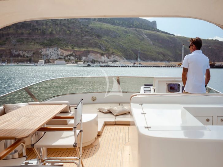 JAUNI Amer Flybridge JAUNI Amer Flybridge