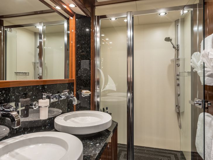 KATARIINA 37m Sunseeker VIP Ensuite KATARIINA 37m Sunseeker VIP Ensuite