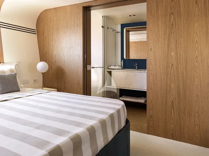 KOJU Benetti Motopanfilo 37m - VIP cabin 2 KOJU Benetti Motopanfilo 37m - VIP cabin 2