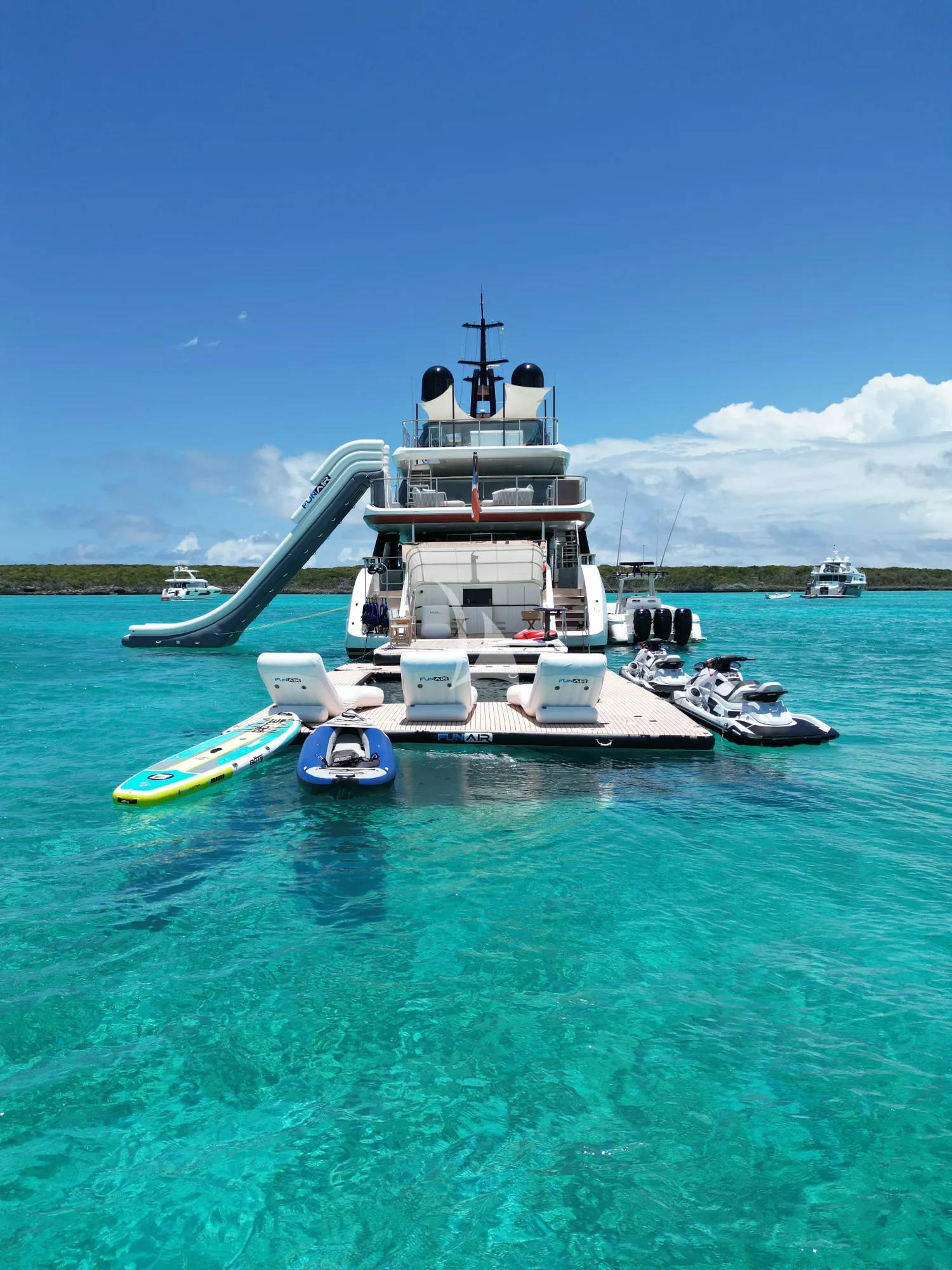 Charter Yacht KOJU - Benetti Motopanfilo 37m - 5 Cabins - Nassau - Exumas - Bahamas