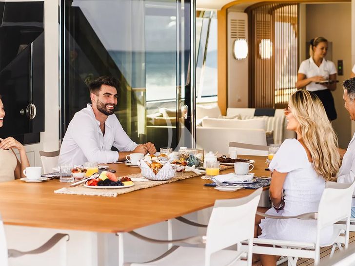 KOJU Benetti Motopanfilo 37m - alfresco breakfast KOJU Benetti Motopanfilo 37m - alfresco breakfast