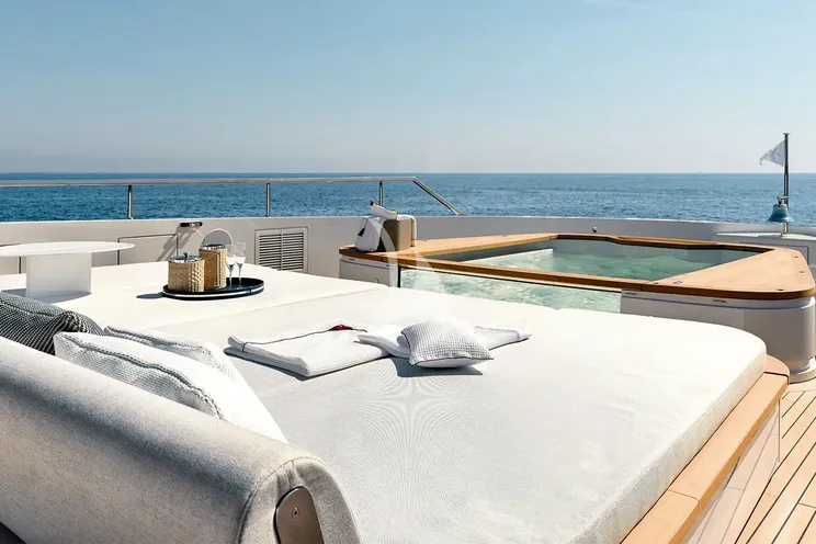 Charter Yacht KOJU - Benetti Motopanfilo 37m - 5 Cabins - Nassau - Exumas - Bahamas